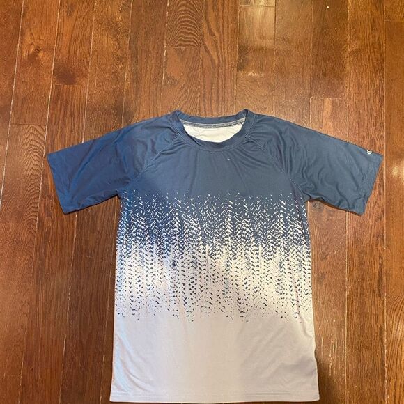 Bundle Of Two Boys T-Shirts - Picture 14 of 16